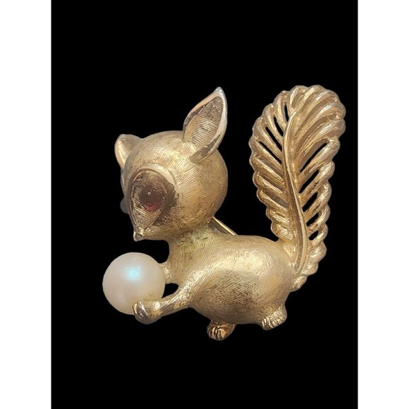 Vintage Signed Boucher #0816b Tiny Squirrel Brooch (A4890)